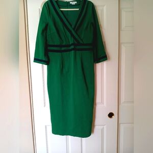 Elegant Green V-Neck Dress